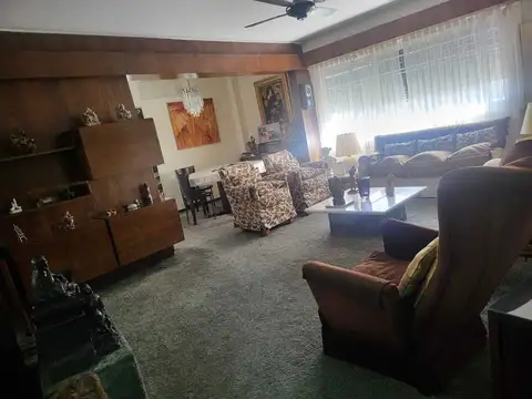 RECOLETA: Venta hermoso Semipiso Super Luminoso Piso alto de 4 ambientes