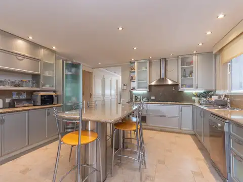 Casa en Venta en Acassuso Vias  /  Libertador, USD 750.000