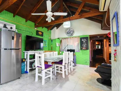 VENTA CASA LOTE PROPIO FLORES JARDIN PILETA