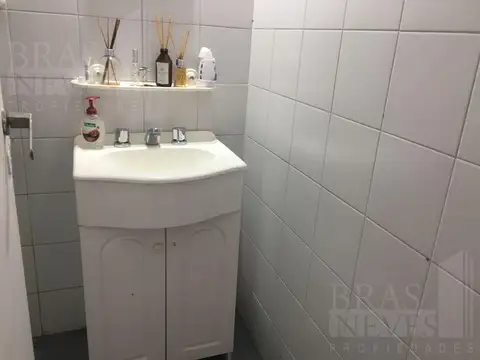 Local - Galpon-Olivos-Golf * Varios Rubros*