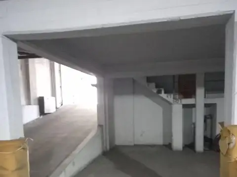 Cochera en Luis Agote