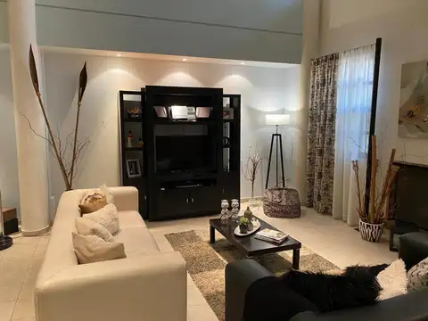 Casa en Venta en Zarate, USD 1