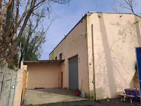 Galpon en Venta en La Lonja, USD 355.000