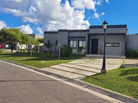 Casa en Alquiler de 3 dormitorios