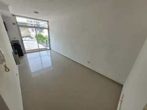 Alquiler de departamento dos ambientes en Wilde Centro