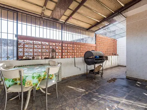 Terreno en Venta 27  mts Fondo