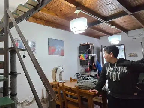 Depto Tipo Casa 2 ambientes con 1 baño