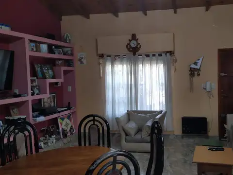 Casa nueva con amplio lote y quincho, detalles de categoría!