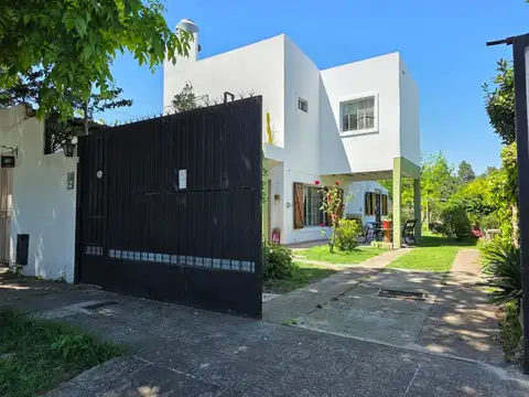 VENTA Hermosa Casa  5 amb B° Residencial Muñiz