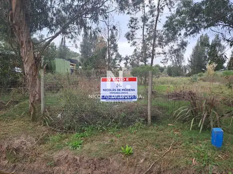 Terreno 900mts2 sobre Camino Eguzaquiza La Barra Punta del Este