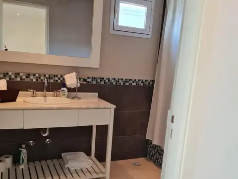 Casa 7 ambientes con 4 baños