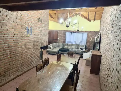 Casa en Venta con 1 cochera