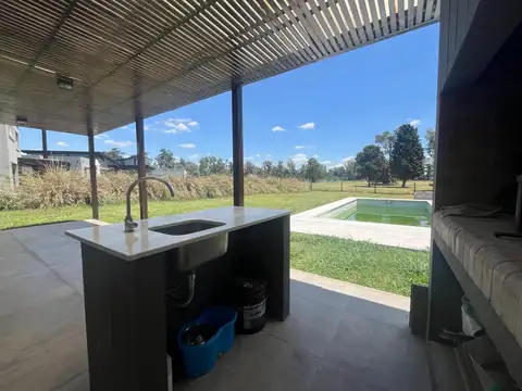 Casa en Venta en Lomas Athletic Club, USD 270.000