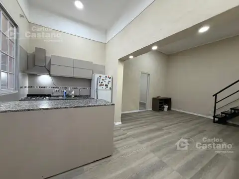 Depto Tipo Casa en Alquiler de 3 ambientes