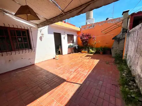 CASA EN VENTA DE 3 DORMITORIOS BARRIO SARMIENTO
