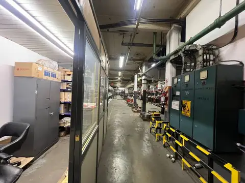 Galpon en Venta en Parque Avellaneda, USD 1.200.000