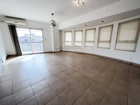 Reconquista 100, Piso 1