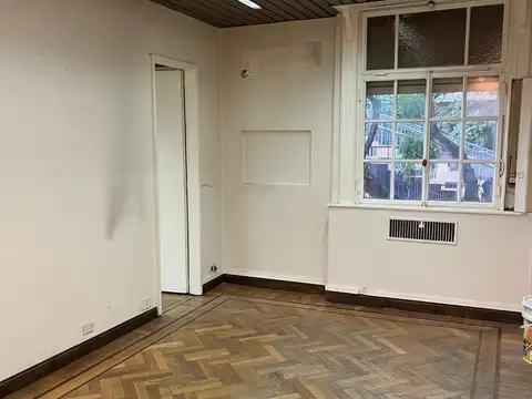 Cerrito y Diagonal Norte. Oficina