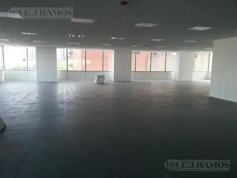 Oficina en Alquiler al Norte