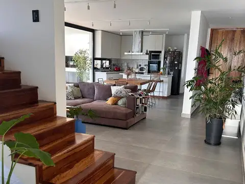Casa en Venta en Countries y Barrios Cerrados en Lujan de Cuyo, USD 310.000