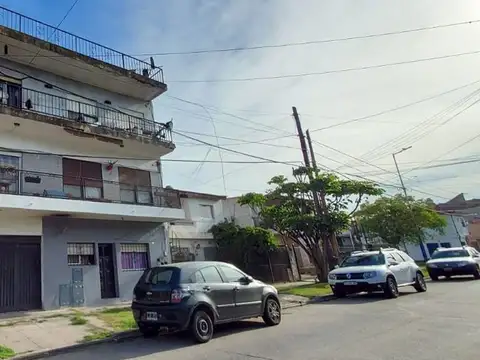 Depto Tipo Casa en Venta de 6 ambientes