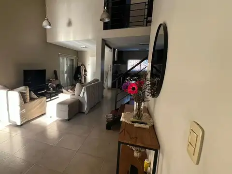 Casa céntrica en venta, Marcos Paz.