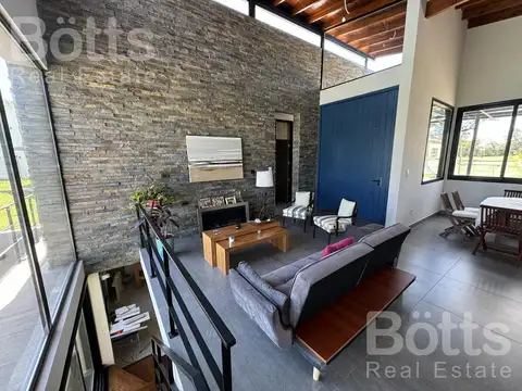 Casa 4 ambientes con 3 baños