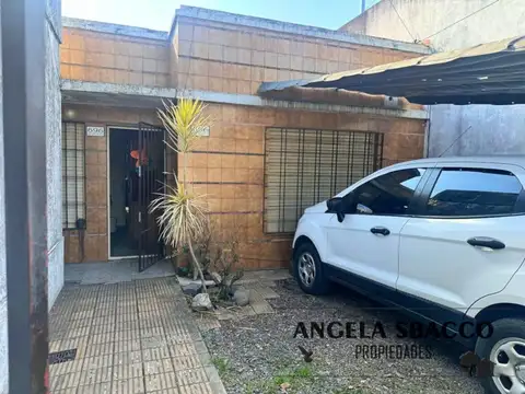 Casa 3 ambientes con 2 baños
