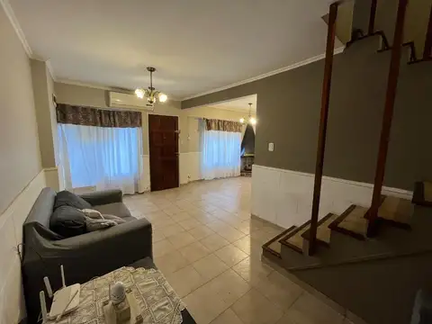 Depto Tipo Casa en Venta de 4 ambientes