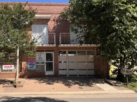 Local comercial con 2 departamentos en Colon Entre Ríos