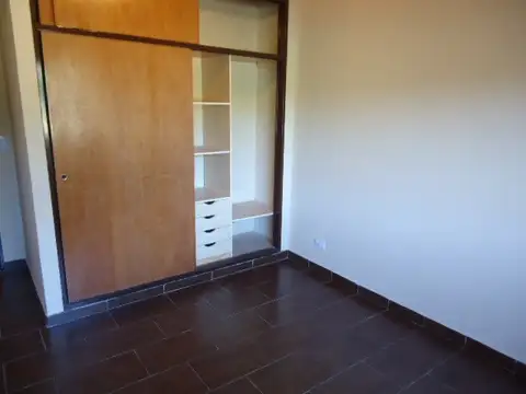 Casa en venta de 2 dormitorios c/ cochera en Belén de Escobar