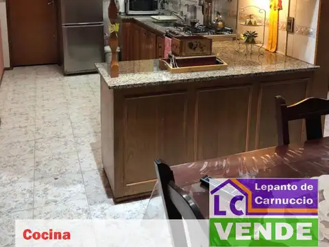 Casa en Venta con 1 cochera