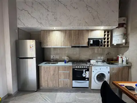 Casa 2 ambientes con 2 baños