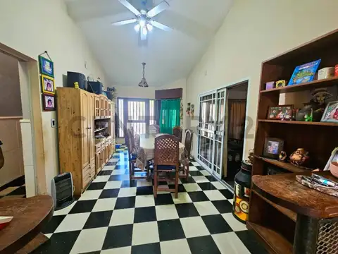 Casa 4 ambientes con 1 baño