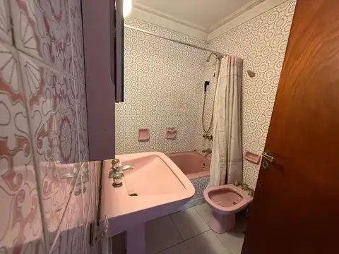 DEPARTAMENTO 3AMB C/DEPENDENCIA Y PATIO