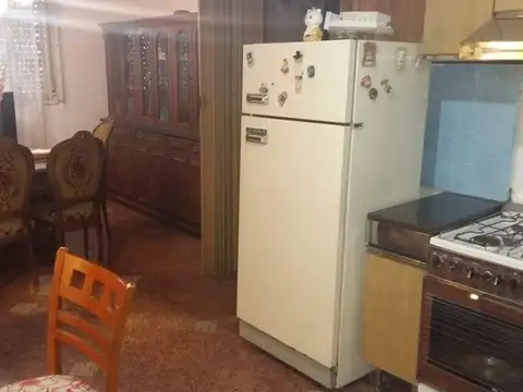 Casa 5 ambientes con 2 baños