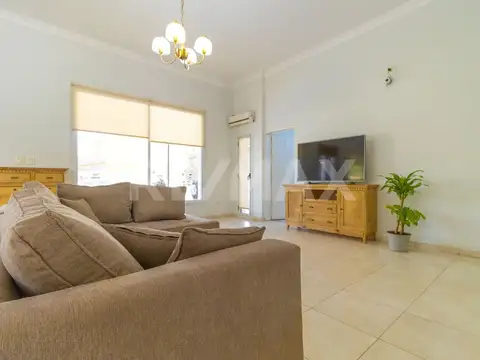 CASA EN ALQUILER COMAHUE GOLF CON QUINCHO Y PILETA