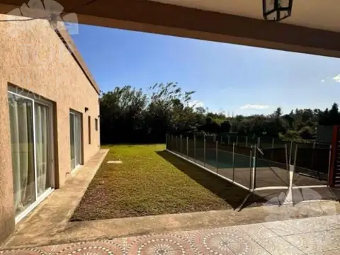 Casa 4 ambientes con 4 baños