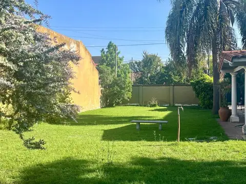 Terreno en Venta en Castelar, USD 140.000