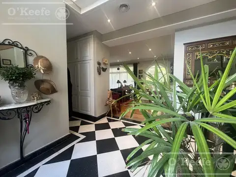 Casa en Venta con 4 cocheras