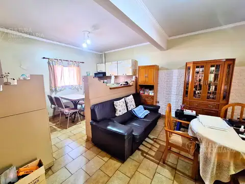 Casa en Venta en Isidro Casanova, USD 110.000