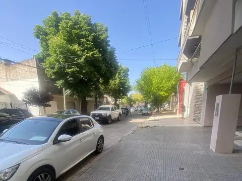 PH/OFICINA EN VENTA PLAZA MALVINAS  al 1100