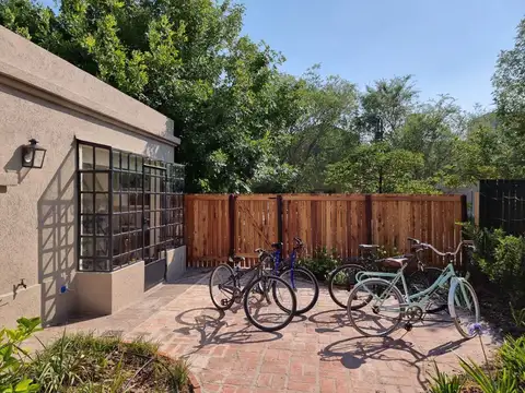 Casa en Alquiler Temporal con 2 cocheras