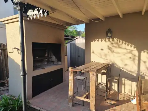 Casa 7 ambientes con 3 baños