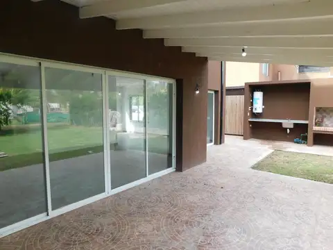 Barrio Cerrado Álvarez del Bosque