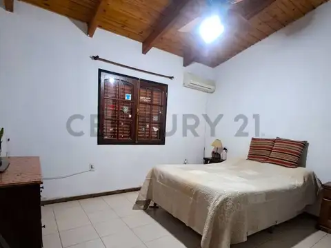 Casa 5 ambientes con 2 baños