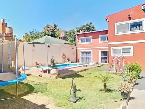 VENTA CASA 6 AMB PILETA QUINCHO LONGCHAMPS