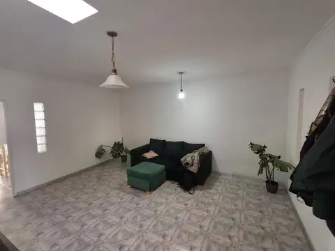 Casa de 2 dormitorios zona churruarin/3 de febrero