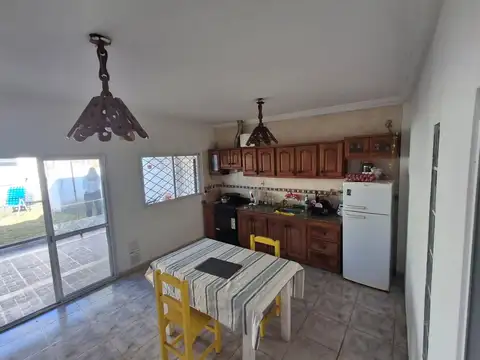 Casa de 2 dormitorios zona churruarin/3 de febrero