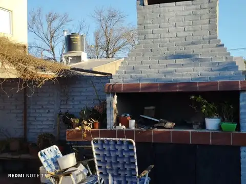 CASA EN VENTA AMPLIA MUY BUENA UBICACION.